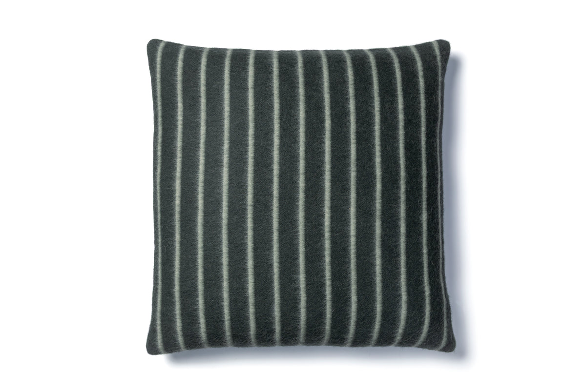 LEE HEIRLOOM THROW PILLOW 23" x 23"