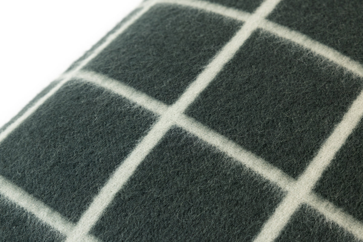 UMI HEIRLOOM THROW PILLOW 23" x 23"