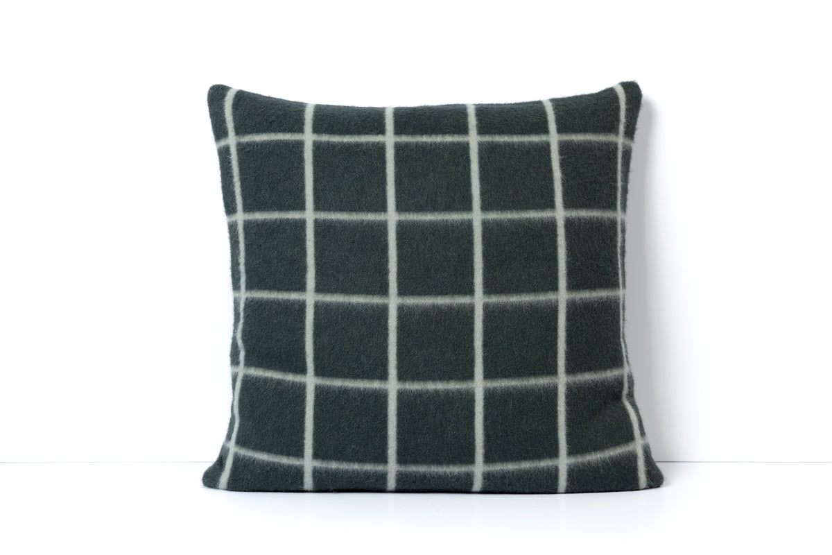 UMI HEIRLOOM THROW PILLOW 23" x 23"