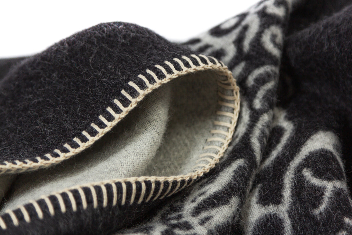 VOODOO REVERSIBLE THROW