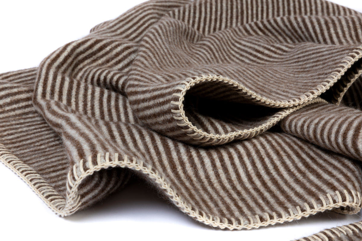 CORTEZ REVERSIBLE THROW. ZERO DYE