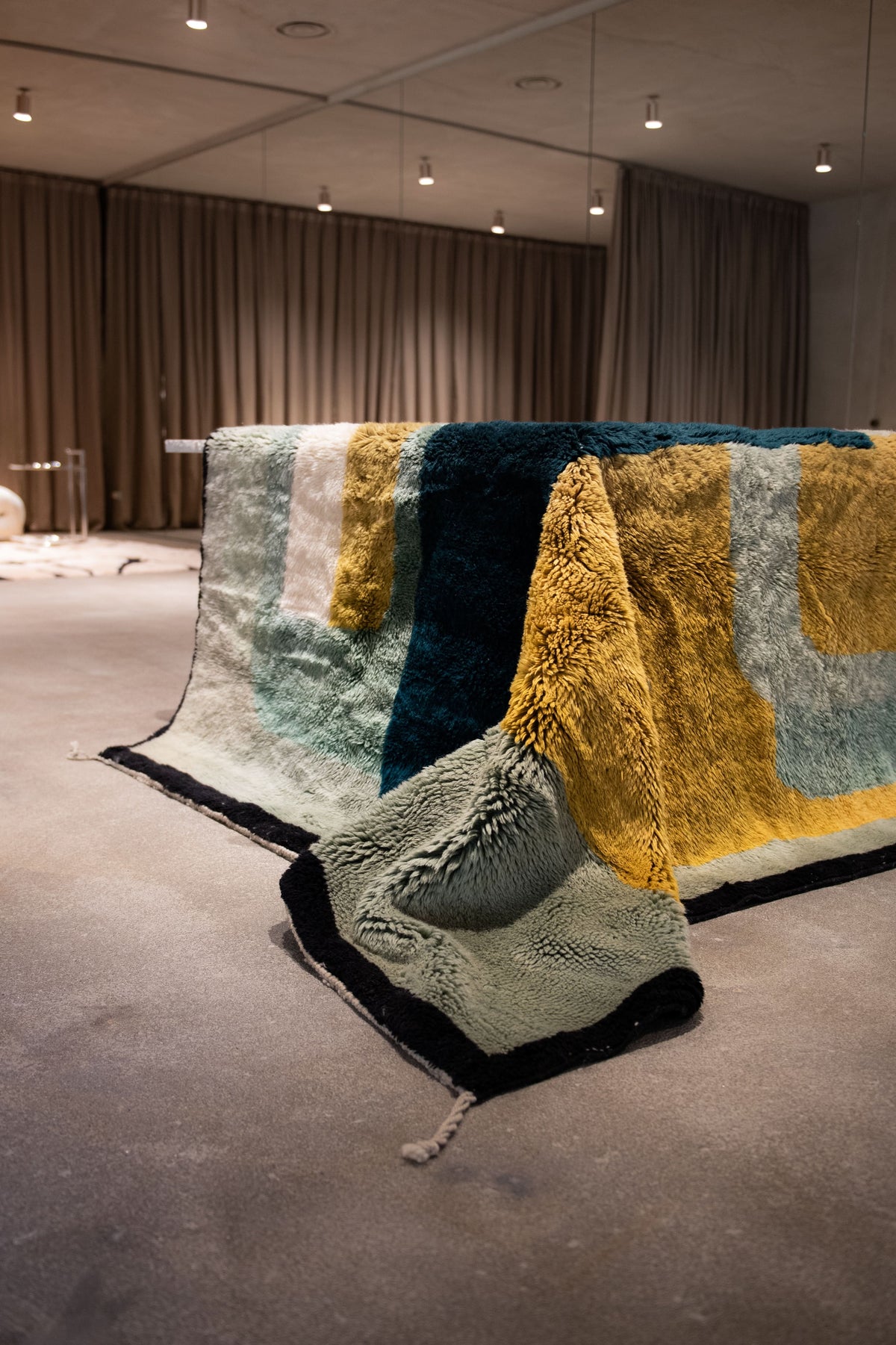 Lumiere Nouvelle 1 - lifestyle in interior setting