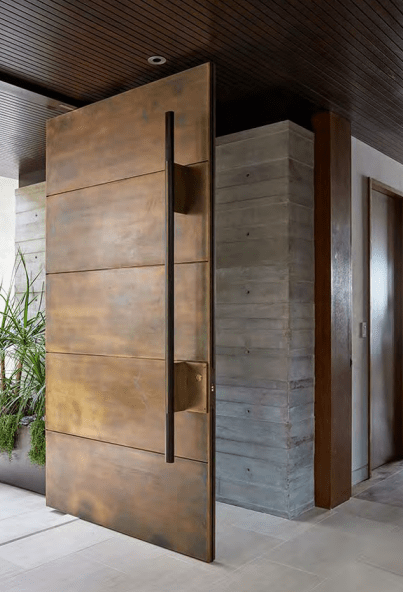 THE BRONZE STRIPPED DOOR - Cultheir